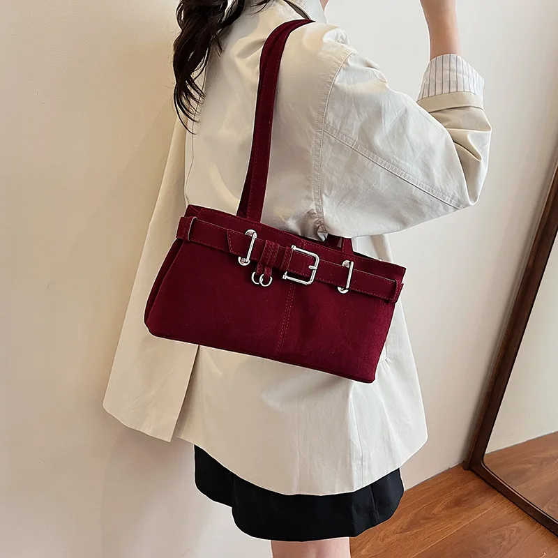 

2025 New Retro Suede Personalized Belt Tote Bag Women's Fashionable Shoulder Underarm Commuter Bag