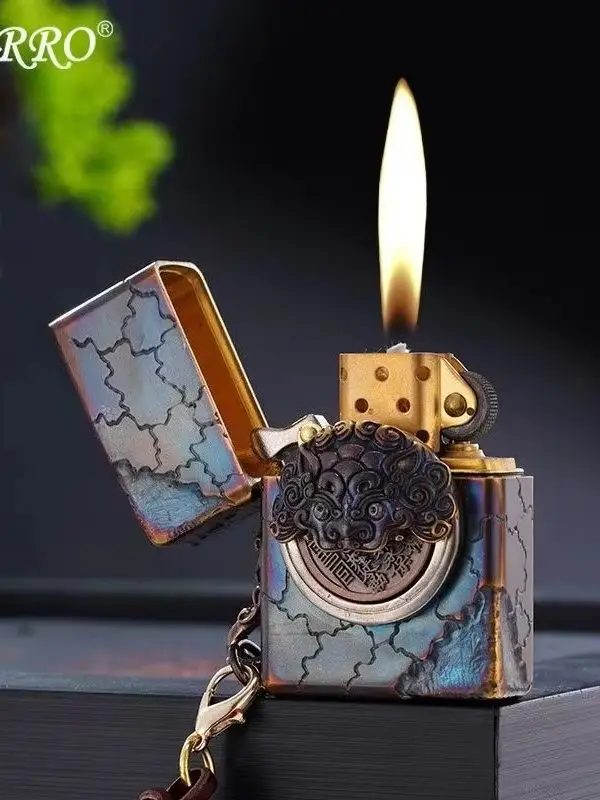 

2026 Zorro флип тяжелая броня вращающаяся тяжелая броня горный призрак кулон брелок кулон оригинальная медная зажигалка элитный подарок