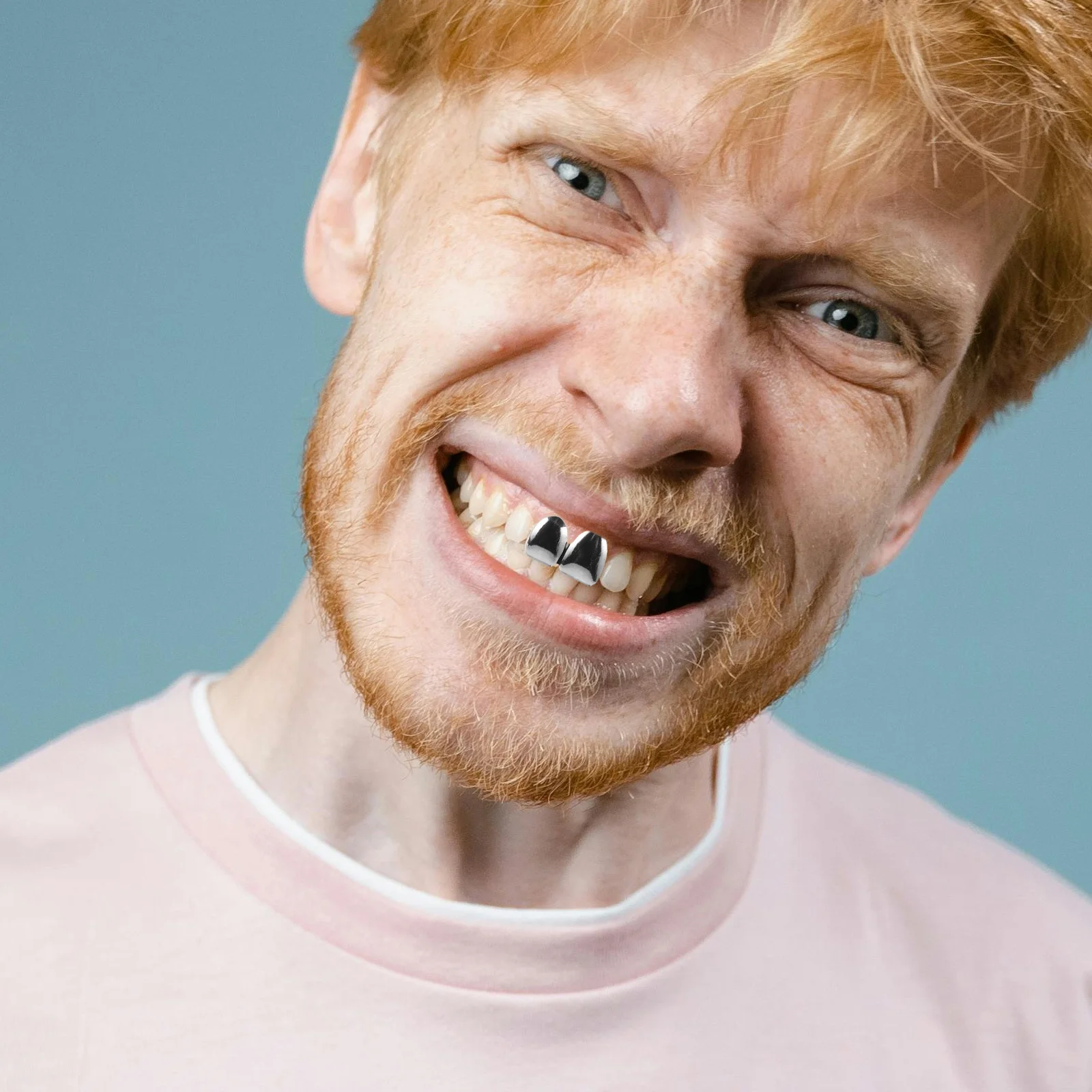 

1Pair Hip Hop Teeth Grill Smooth Metal Tooth Cap Hollow Design Comfortable Fit for Parties Cosplay Rapper Accessories Decorative