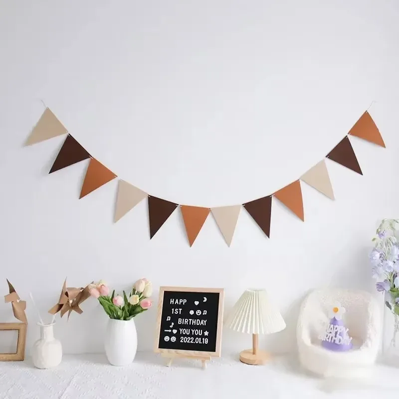 Kaffeebraune Filz-Wimpelbanner, rustikale dreieckige Stoffflaggen für Hochzeit, Weihnachten, Schlafzimmer, Wanddekoration, Vintage-Buchstaben-Wimpelkette