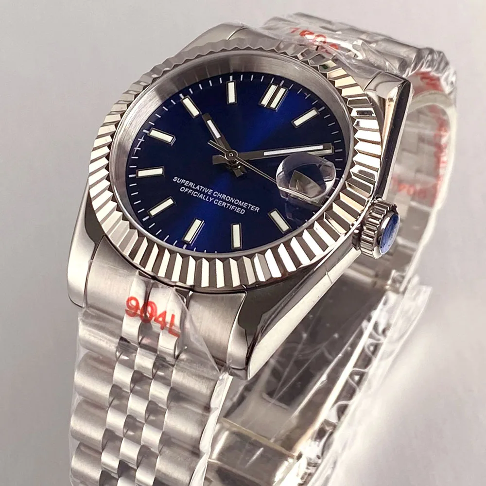 ที่กําหนดเอง 36 มม./39 มม.NH35 นาฬิกาสําหรับชาย Lady Stick ดัชนี Sapphire คริสตัล Fluted FIXED BEZEL สร้อยข้อมือเหล็ก Solid/แก้วกลับ