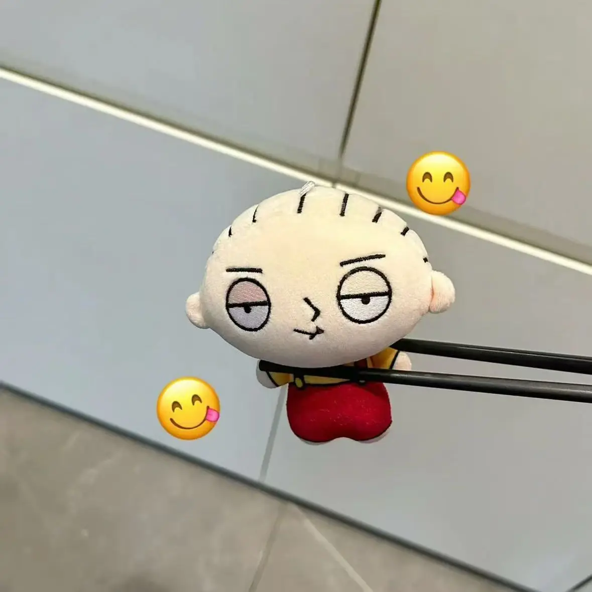 Gefüllte 10 cm große Peter Griffin Familienknödel-Plüschpuppe, Schlüsselanhänger, Cartoon-Druck, süßes Spielzeug, Geschenk für Freunde oder Kinder