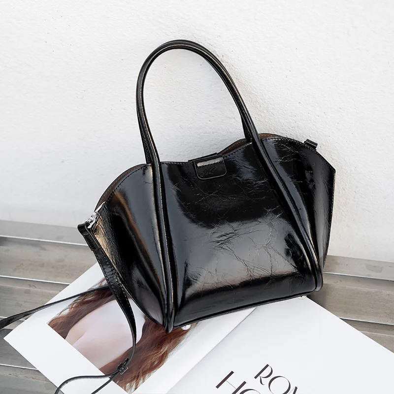 Korean Version Genuine Leather Women Bag Niche Design Large-capacity Bat Bag New Top-grain Oil-waxed Leather Versatile Women Bag