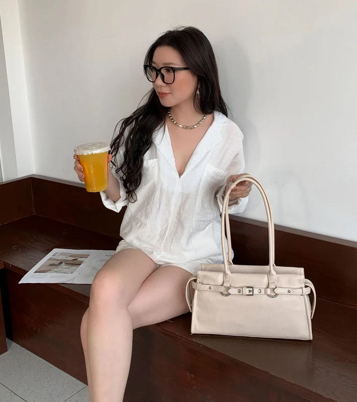 SHELKSBAG Vintage Women Shoulder Bag Retro Oil Wax Leather Underarm Bag Metal Buckle Belt Decor Large Capacity Ladies Handbag