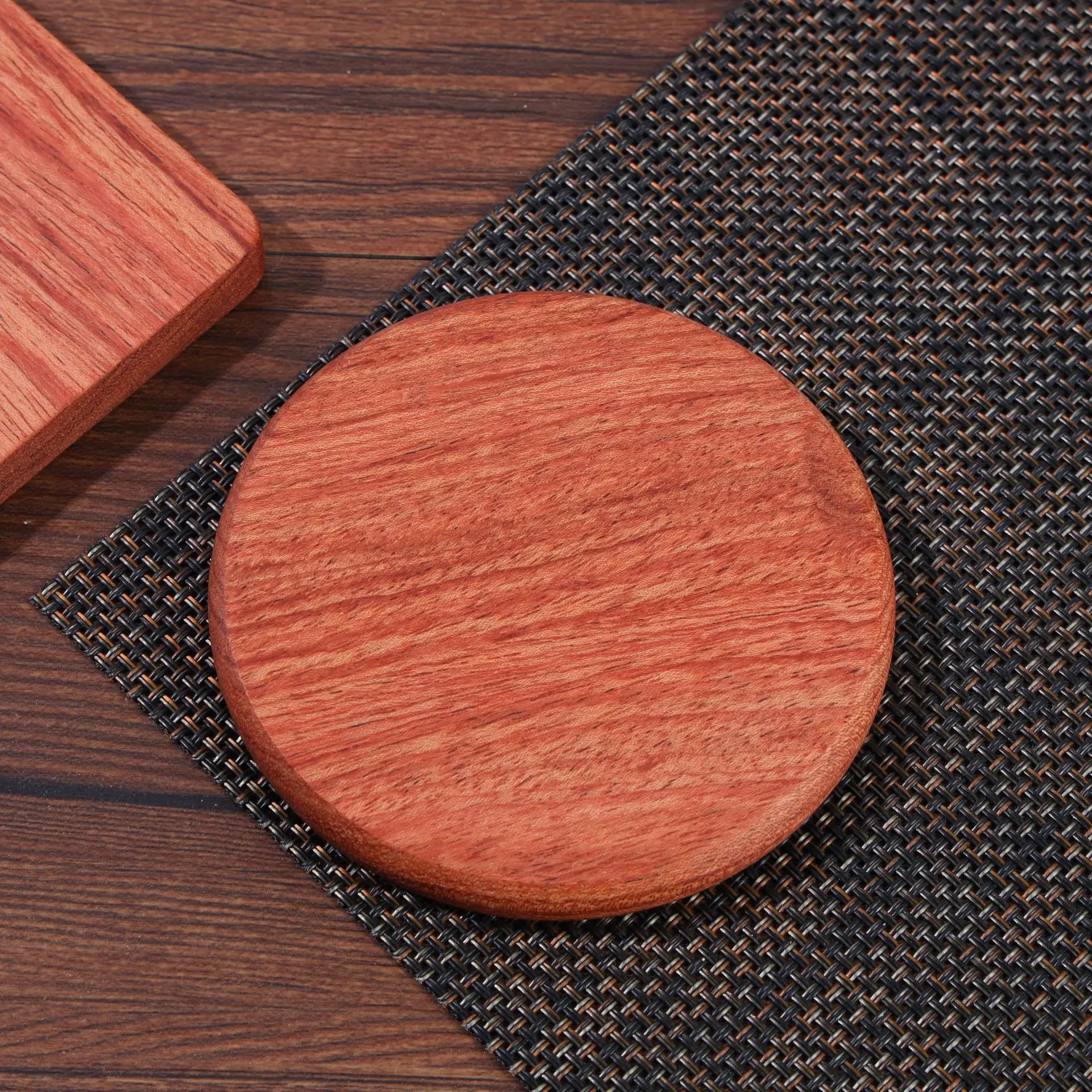 8,8 cm Walnoot Houten Onderzetters voor Glazen en Mokken, Ronde Vierkante Houten Bekeronderzetter Duurzame Thee- en Koffiebekeronderzetter Placemats