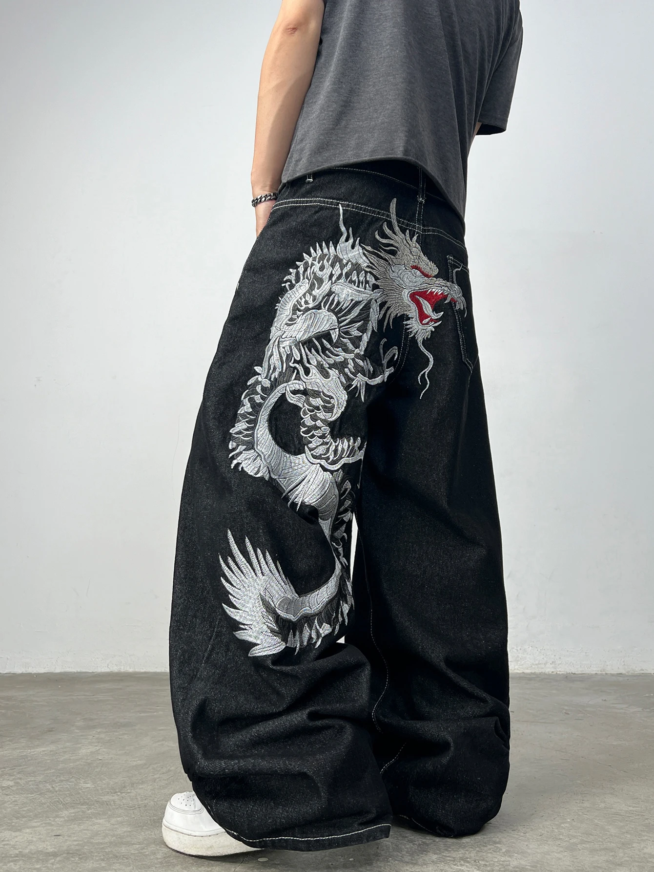 Retro High-Quality Dragon Pattern Embroidered Washed Black Baggy Jeans Men Y2K Street Hip-Hop Fashion Versatile Wide-Leg Pants