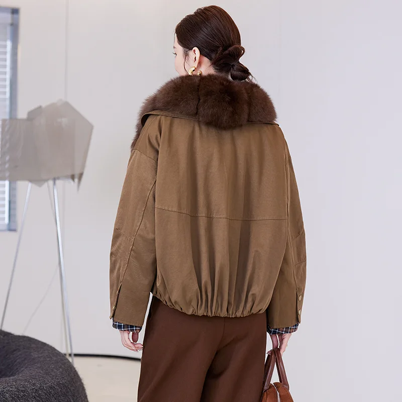 سترة نسائية كبيرة الحجم شتوية فضفاضة تناسب سترة قصيرة مع ياقة من الفرو موضة جديدة للتنقل الأنيق