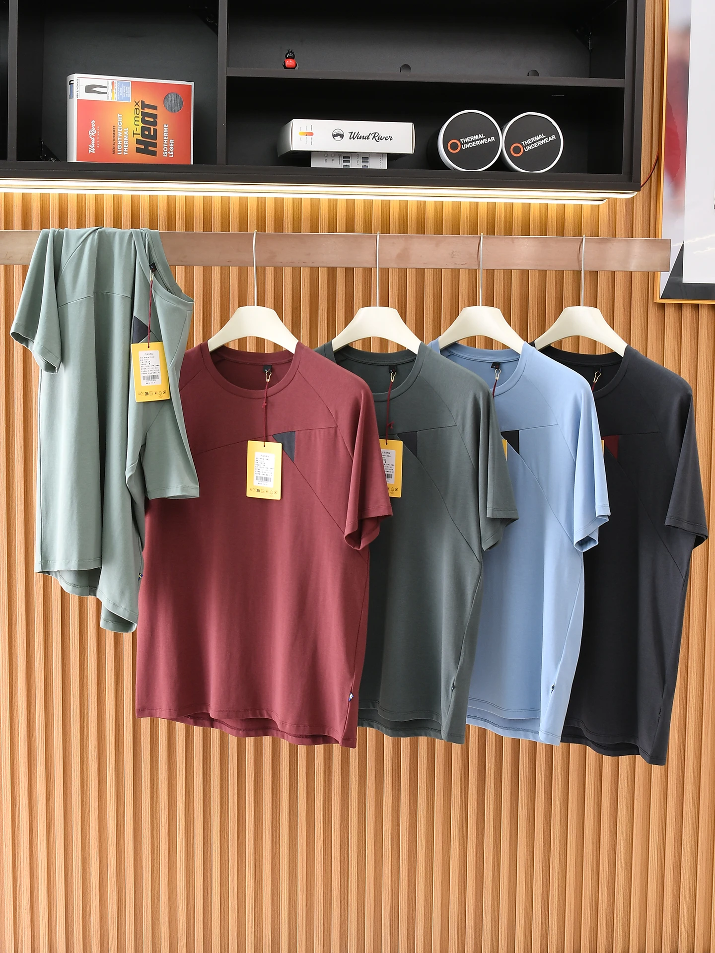 

Men's Summer Casual round Neck Short Sleeve T-Shirt Lyocell Blend Moisture Wicking Breathable Outdoor Leisure All-Match