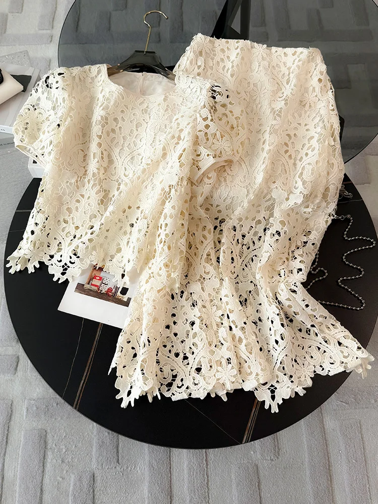 

Fashionable Lace Short Sleeve Top And Half Skirt Two Piece Set Women's High End Elegant Summer Sister Style Premium Quality