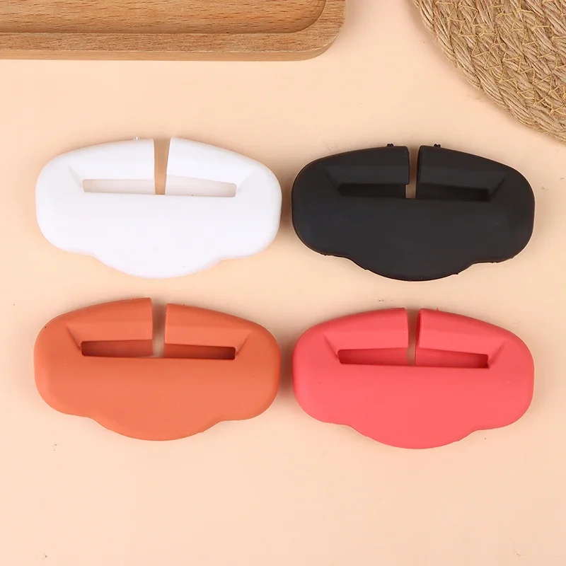 2Pcs Seat Belt Buckle Cover Anti-Scratch Rubber Car Seat Buckle Protector Clip Protection Cover Universal For SUV Sedan