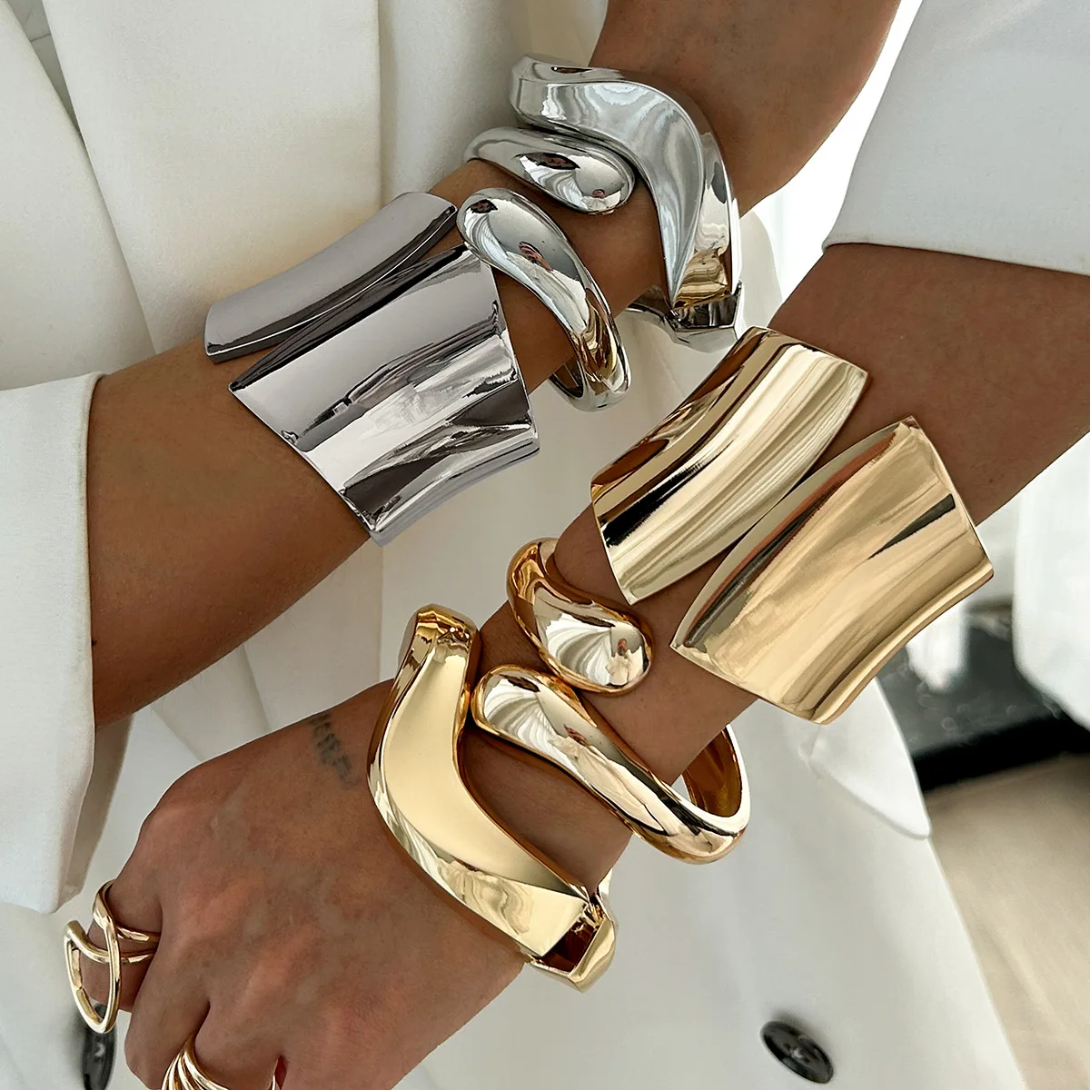 High Quality Vintage Irregular Hug Open Bangle African Style Wide Cuff Layered Chunky Hand Ring for Women