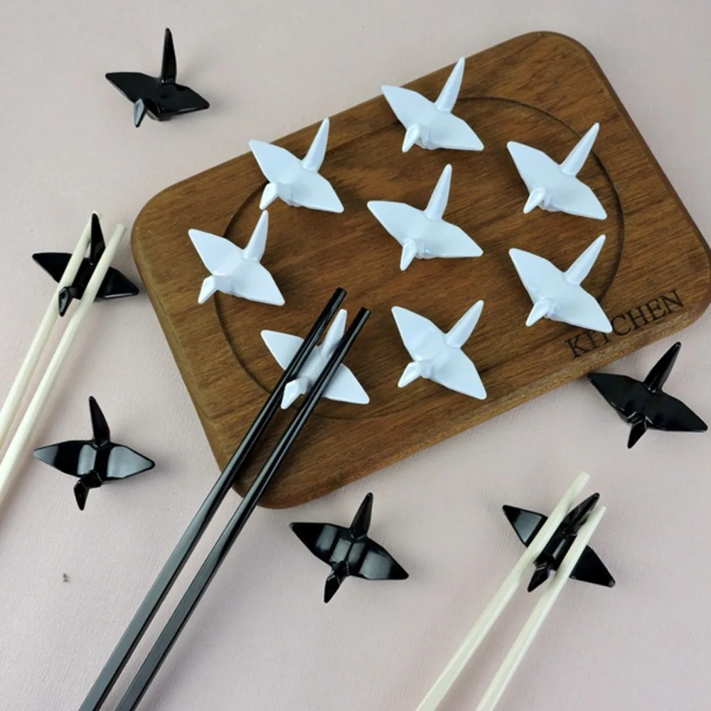 1Pcs Resin Paper Crane Chopstick Holder Origami Ceramic Chopsticks Rack Spoon Fork Chopstick Pillow Dinner Table Decoration