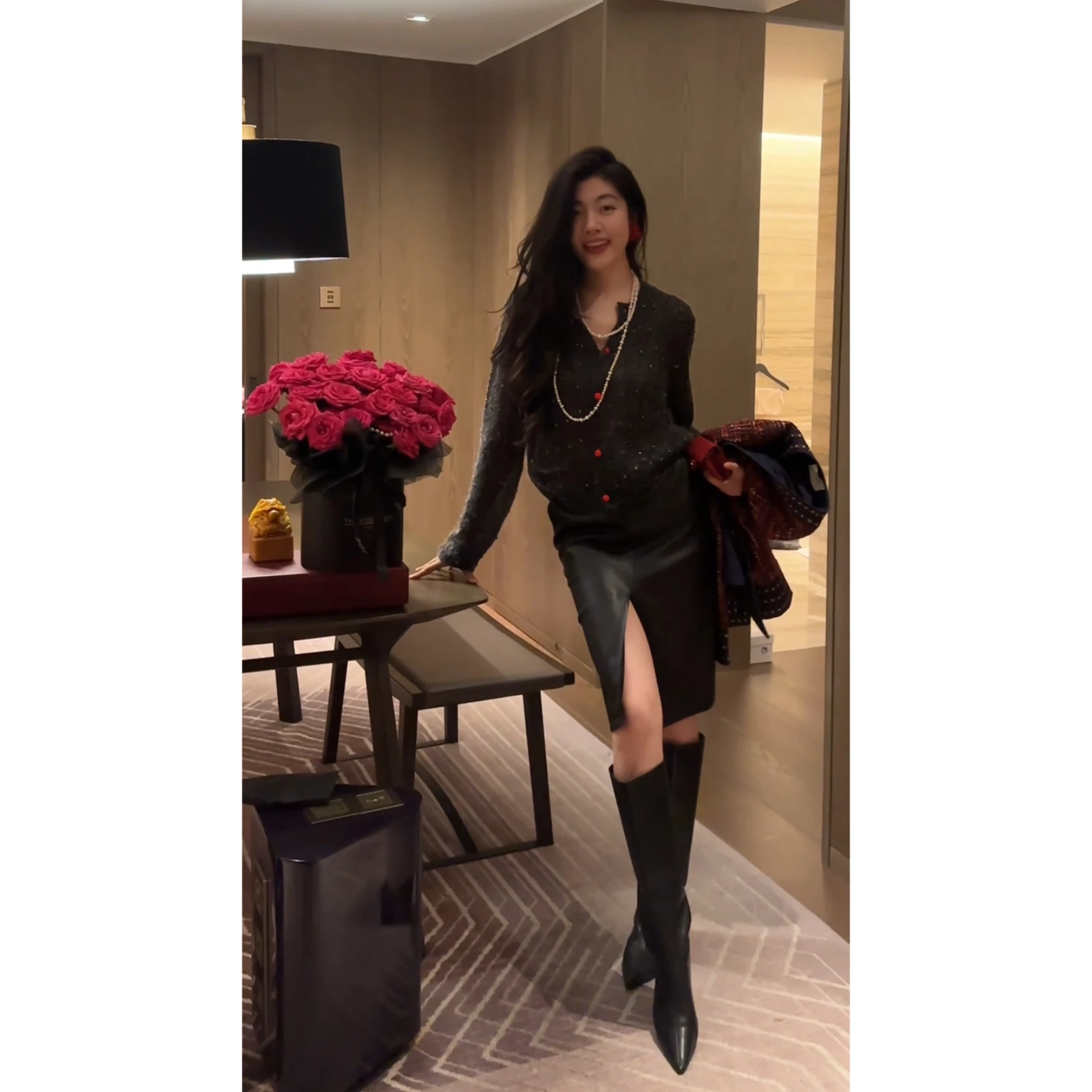 

NCOU Nie Kou 2025 Autumn New Sle Soft iny Sequin V-Ne ey Knitted Open Cardigan Women's Faion Slim Fit Top