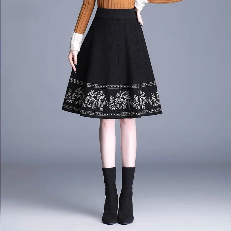 2025 New Spring and Autumn and Winter Fashion High Waist Slimming Print Mid Length Thickened A-line Knitted Skirt for Women