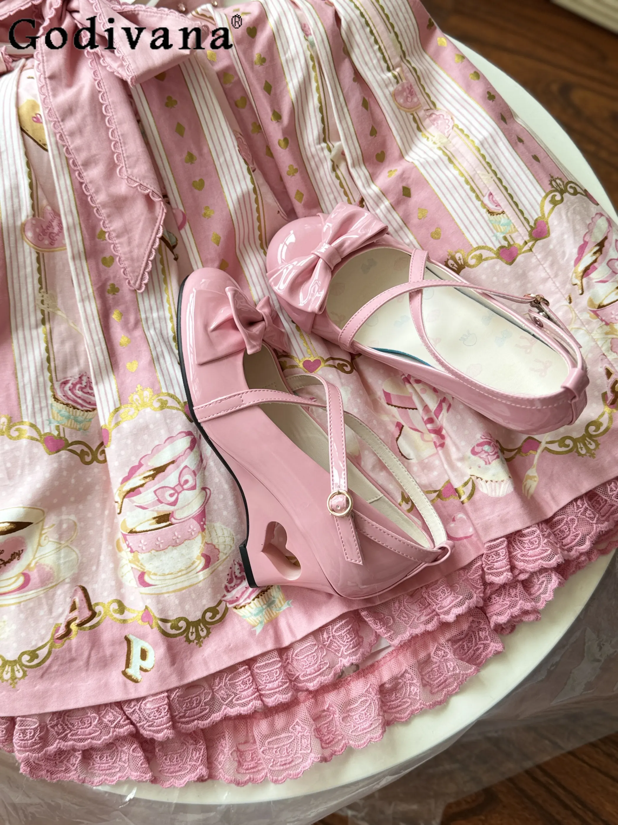 

Japanese Original Lolita Retro Elegant Lady Heart Wedge Shoes Bowknot Cross Strap JK Uniform Versatile High Heels