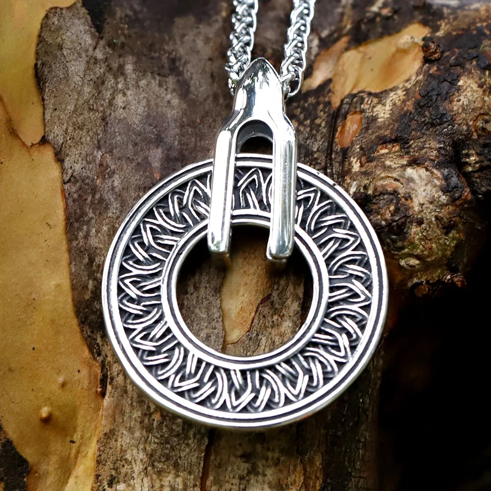 2022 316L Stainless Steel Viking Icelandic Vegvisir Helmet Horror In Runic Circle Pendant Magical Staves  Rune Amulet  jewelry