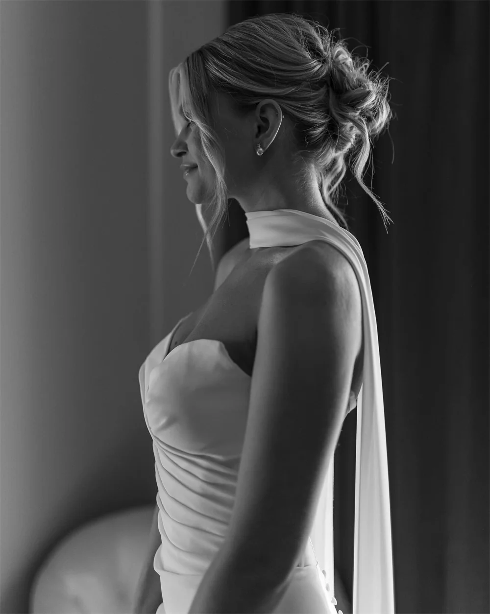 Tokyo Aangepaste witte trouwjurk met hartvormige hals, mouwloze bruidssluier met ritssluiting aan de achterkant, elegante zeemeermin trouwjurk