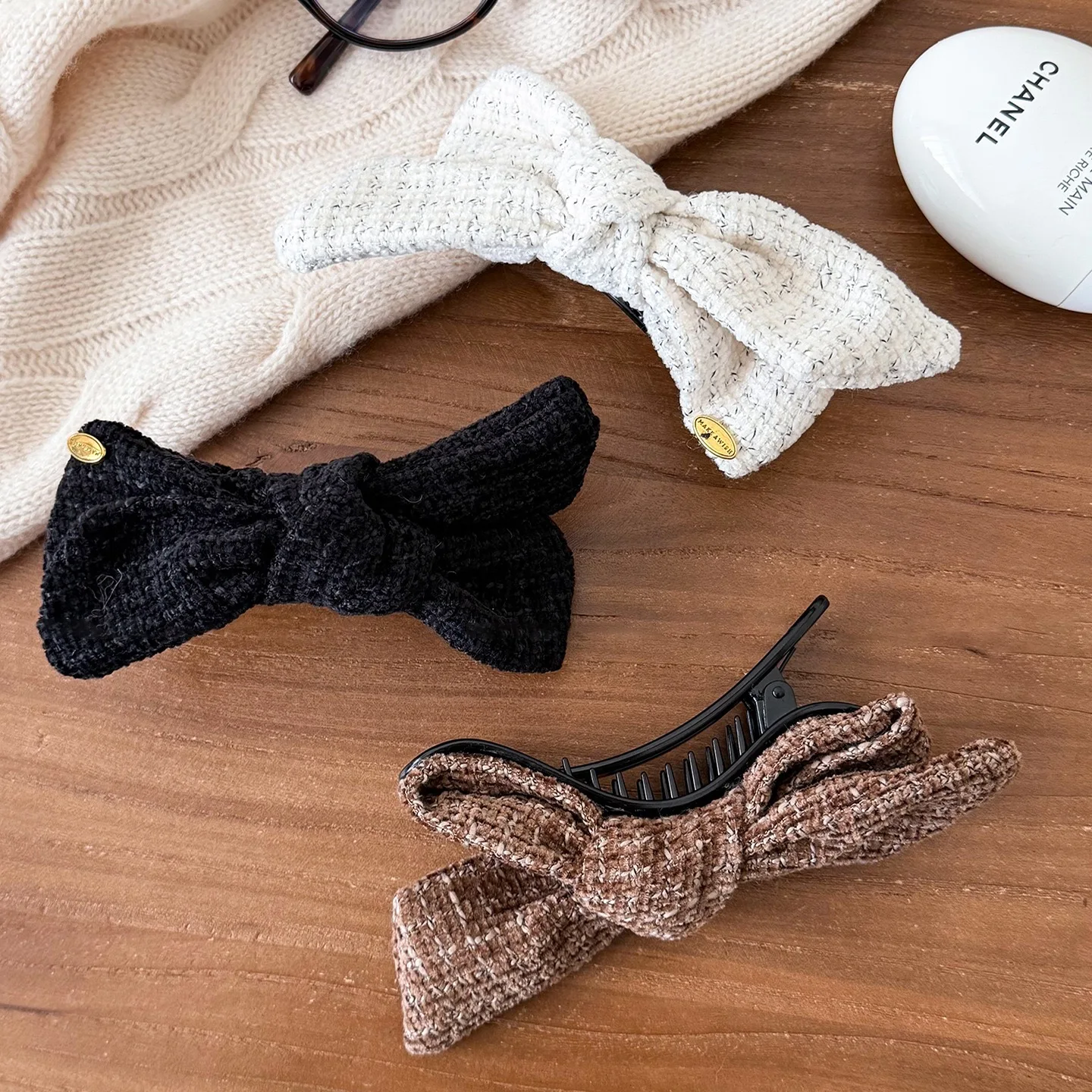 1pc Butterfly knot velvet hair clip for women  new high-end style small fragrance headwear, back of the head bun hair clip hair