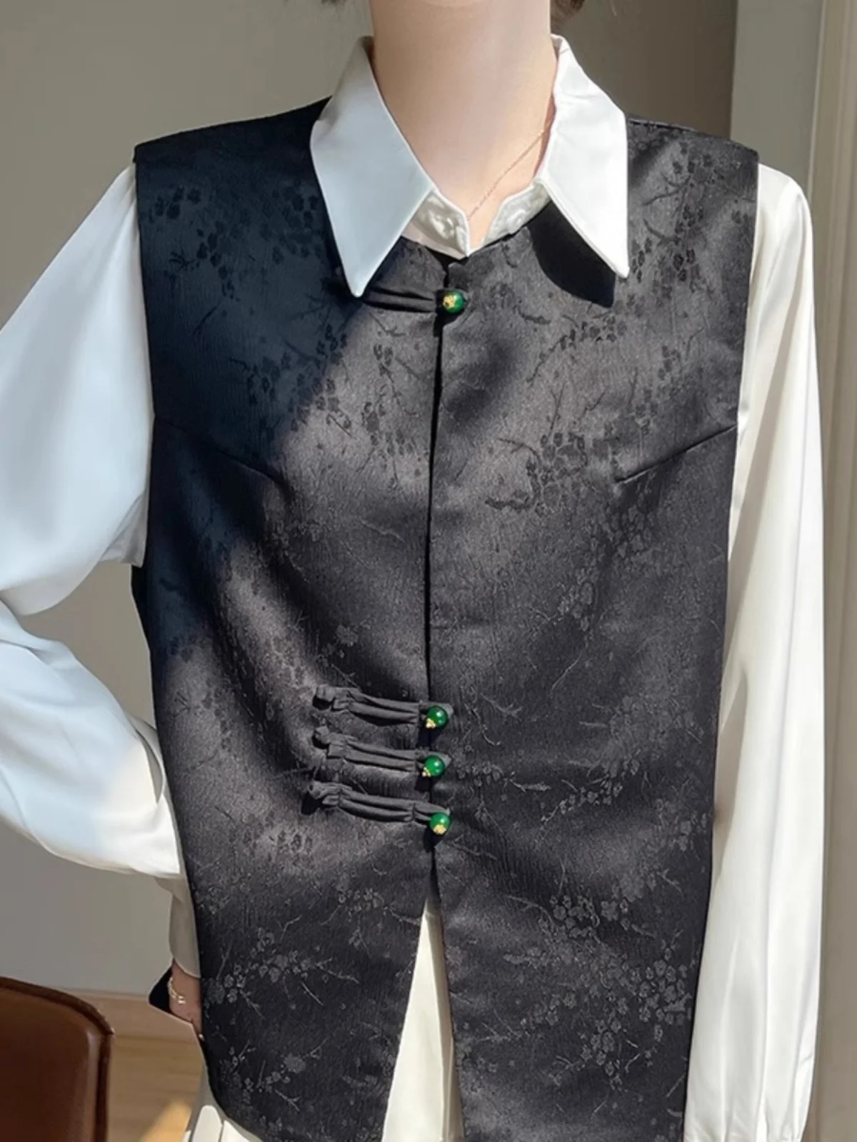 

Новый китайский атласный жилет с вышивкой, комфортный кардиган для повседневной носки, с круглым вырезом