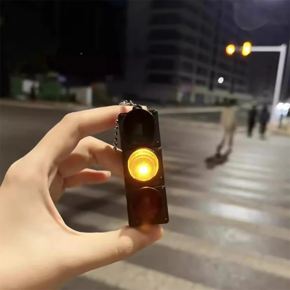 Creative Simulated Electronic Traffic Light Keychain For Women Men Funny Mini Pedestrian Light LED Young Light-emitting Toy N891