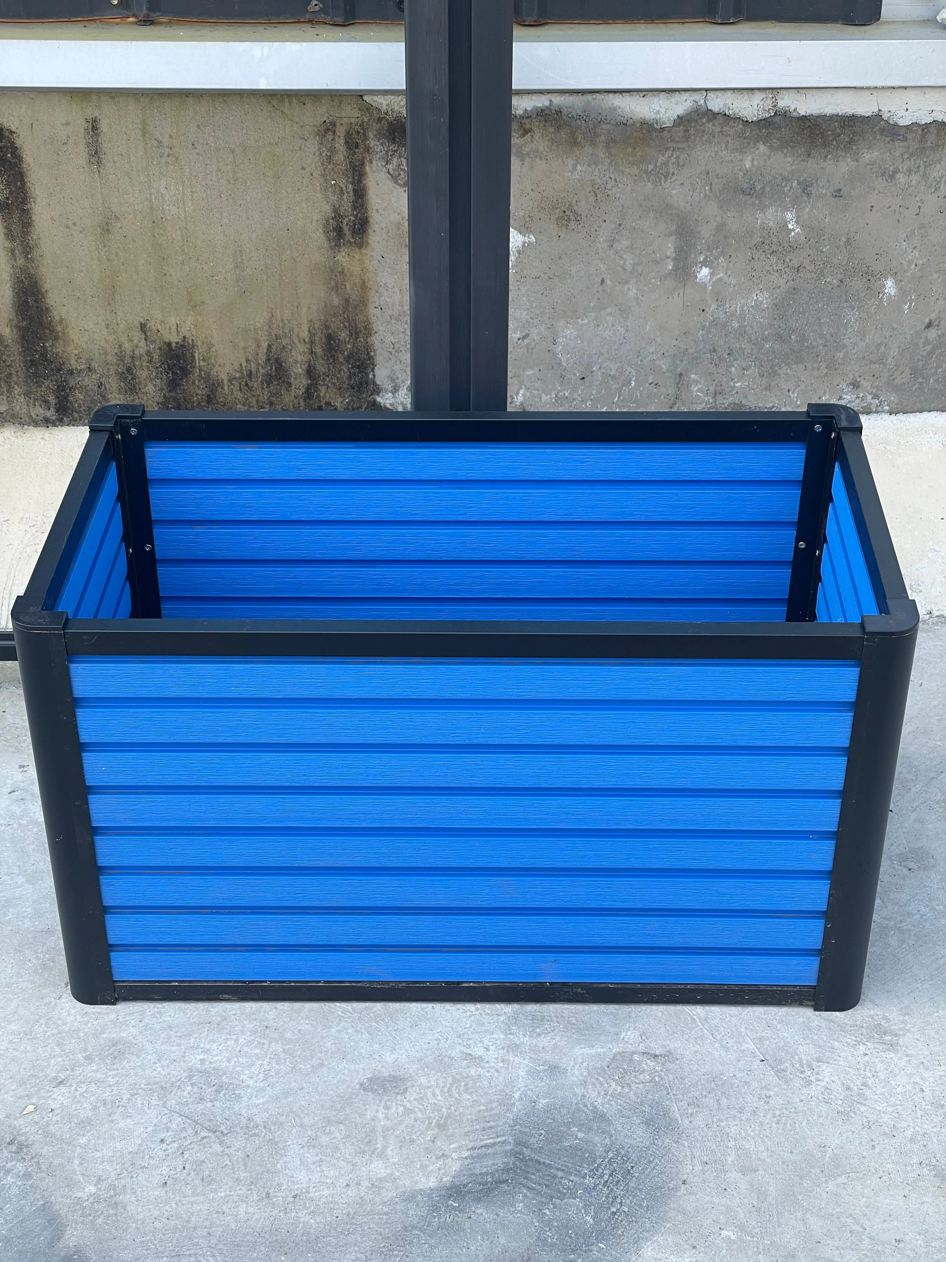 Factory Eco-Friendly  Plant Pot Planter Box For Outdoor Garden Use Wholesale Available For Flowers And Vegetables