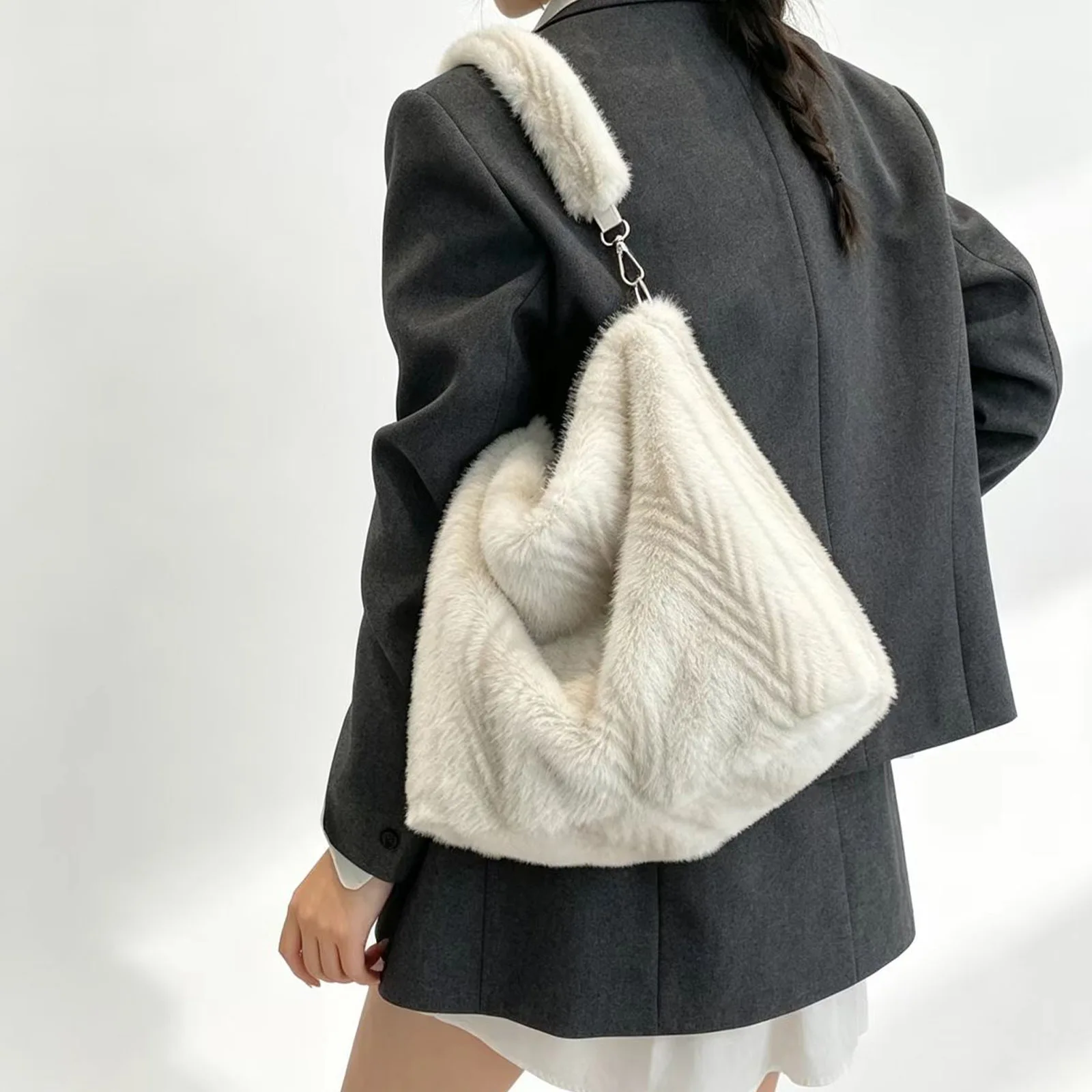 New Vintage Faux Fur Shoulder Bag Women's Large Capacity Autumn Winter Tote Bag  Plush Underarm Bag