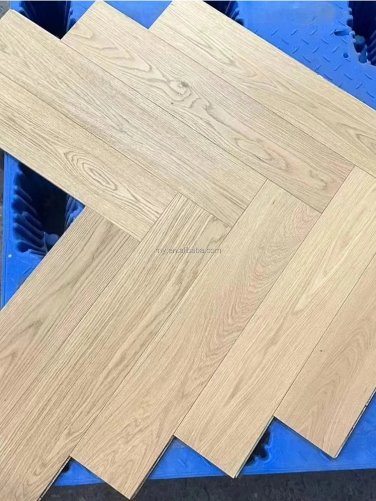 نسخة مخصصة بسمك 14 مم أرضيات خشبية هندسية من خشب البلوط المصقول أرضيات متعرجة طبيعية