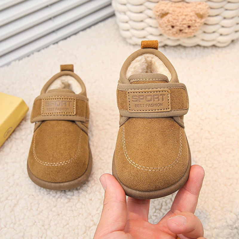 Zapatos de algodón para niños, moda de invierno, antideslizantes, cálidos, suela suave, zapatos informales, botas de algodón ligeras y cómodas para la nieve