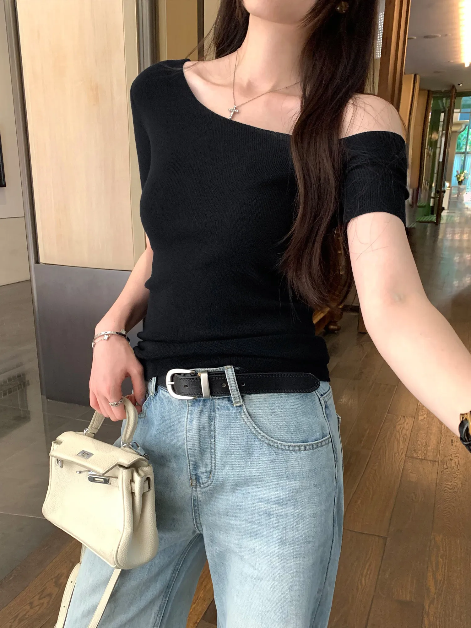 

Chic Short Sleeve Knitted Top Women's Summer Fashion Design Slim Fit Shoulder Baring Stylish Korean Style Polyester Blend