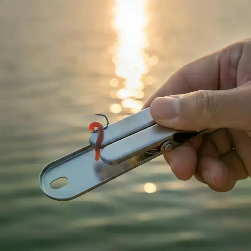 Durable Stainless Steel Fishing Bait Clip 1/2 PCS Quick Loading Hand Safe Earthworm Holder for Daily Recreational Fishing