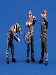 Assembly Unpainted Scale 1/48 The ancient ground crew 3 man figure Historical Resin Model Miniature Kit