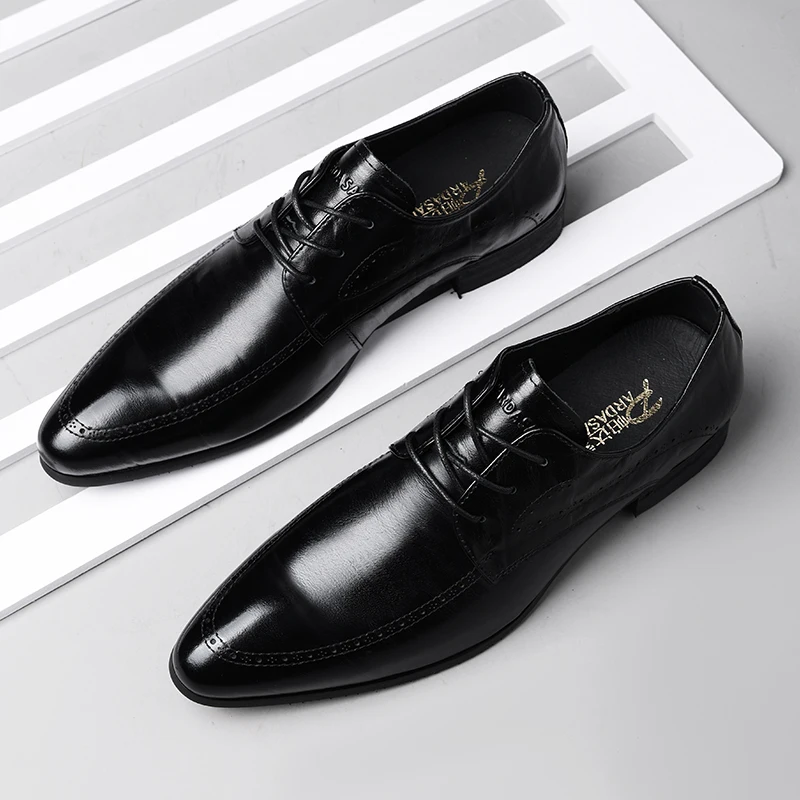 

New men's low cut trendy solid color block carved pointed business casual leather shoes 250515