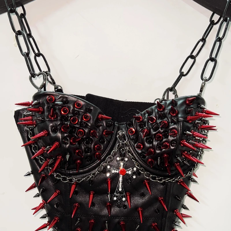 Originale gotico estivo rivetto scuro catena fionda da donna americano retrò sottocultura dolce fresco sexy hot girl gilet Y2K gilet da donna