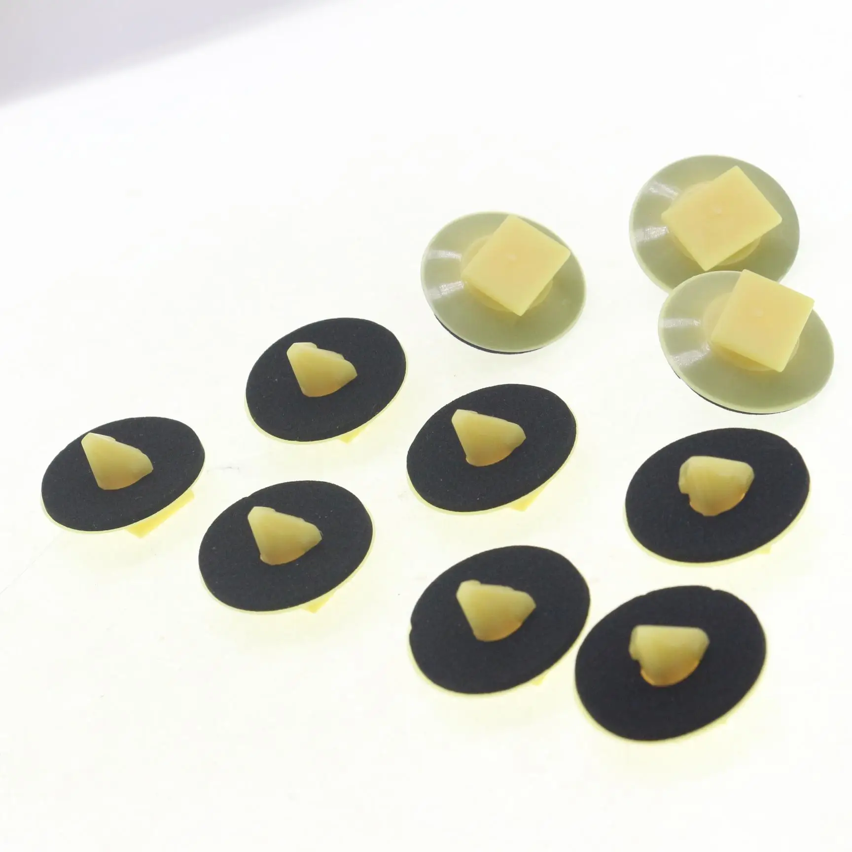 

10 Pcs Upper Molding Retainer Clips With Sealer For Mazda CX-30 2020-2025 CX-5 CX-50 3 Spoiler Assembly Fastener KB8A-51-SJ3