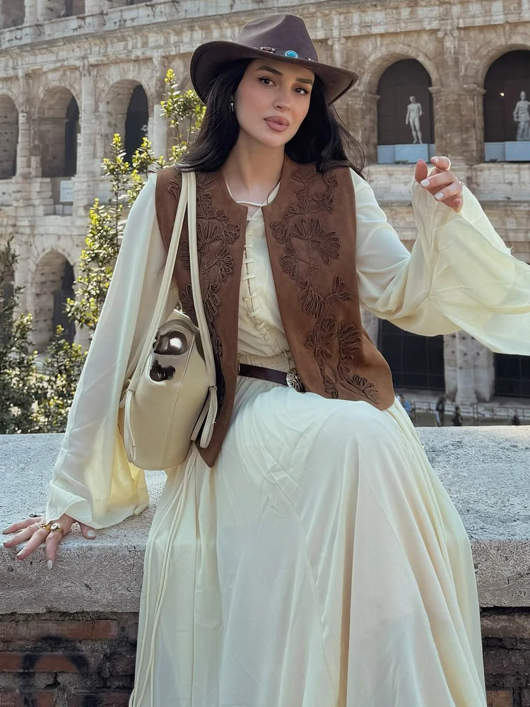 

HH Summer Women Soild Embroidered Vest Cardigan 2025 Fashion Female Faux Suede Round Neck High Street Outwear Waistcoat