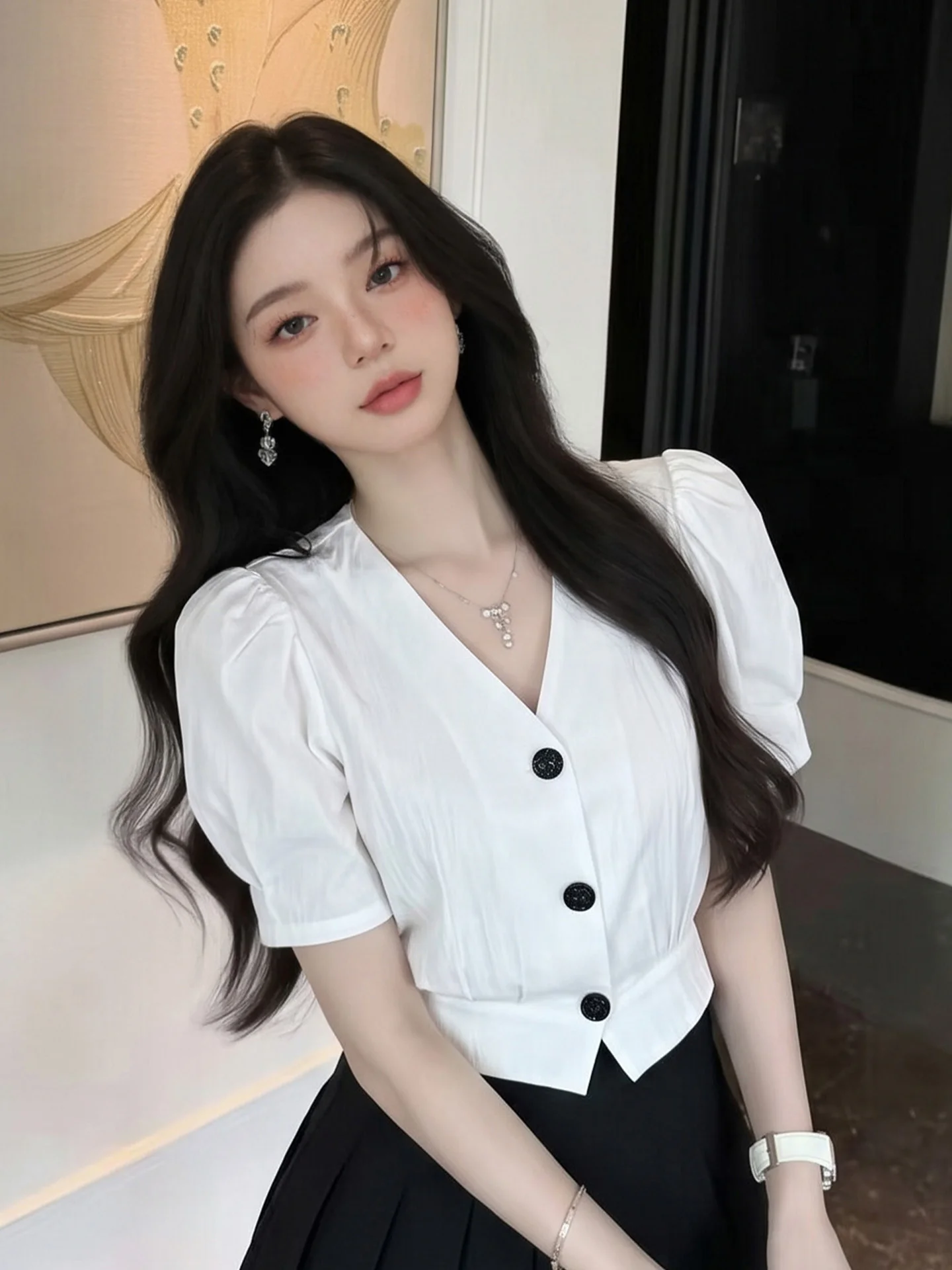 

Elegant Tea Flower Button Waist Cinched Bubble Sleeve Shirt Women's Summer Design Back Strap Short Top Luxury Style Slim Fit