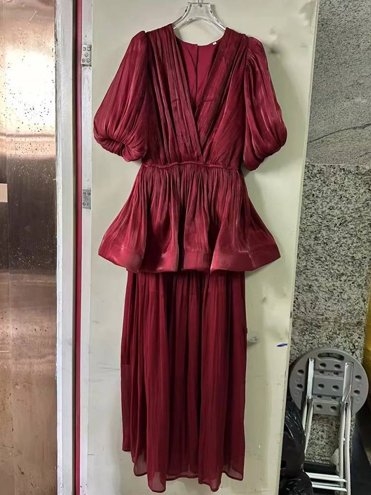 Designer's sexy V-neck elastic and tight cinched pleated dress 2025 summer women's fashion loose and large swing puffy skirt