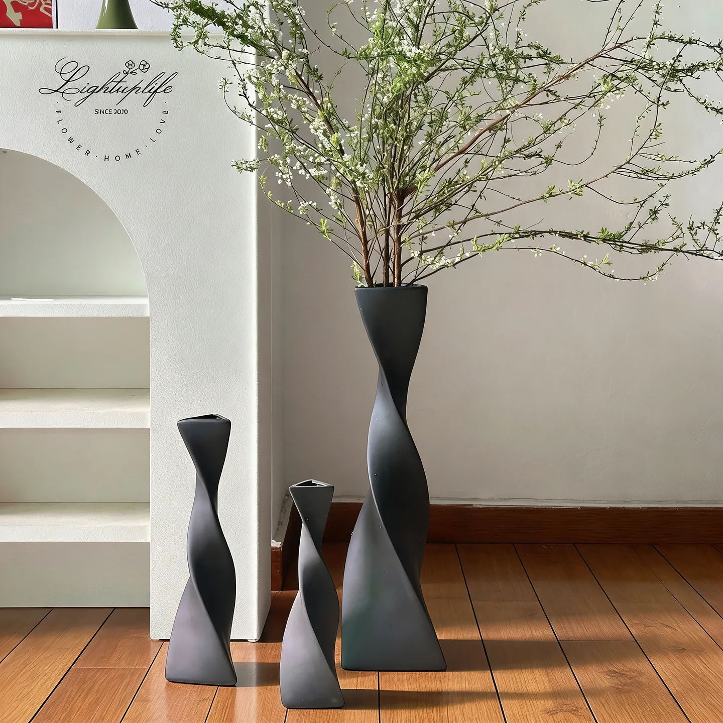 King-size vase ornament above 50cm, living room floor-to-ceiling French light luxury ceramics, advanced sense flower arrangement