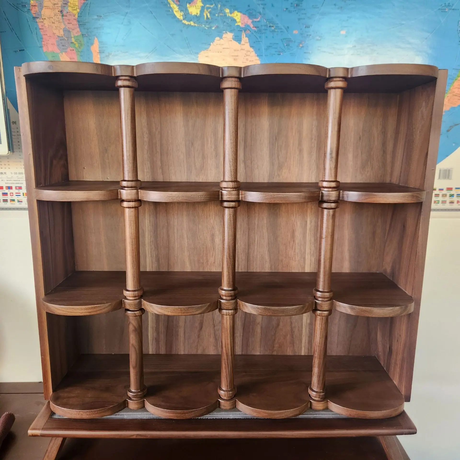 #Retro cup holder Solid wood lattice Medieval cup Mark Coffee cup holder Desktop storage Shelf Display grid Wooden lattice