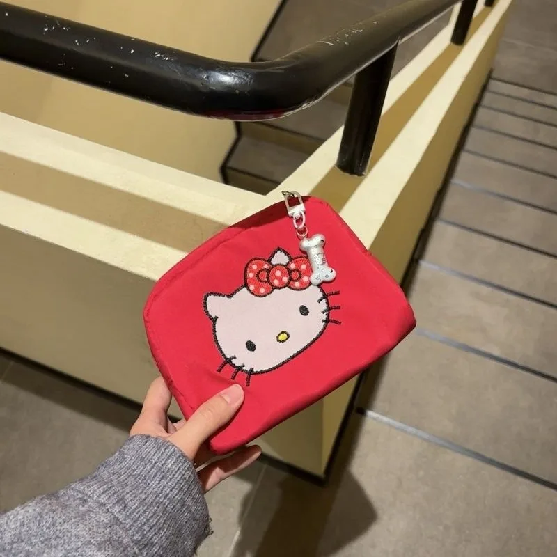 مرحبا كيتي حقيبة صغيرة المرأة حقيبة مستحضرات التجميل Kawaii حقيبة مستحضرات تجميل الكرتون المرأة حقيبة أدوات الزينة المطرزة أحمر الشفاه كيس التخزين