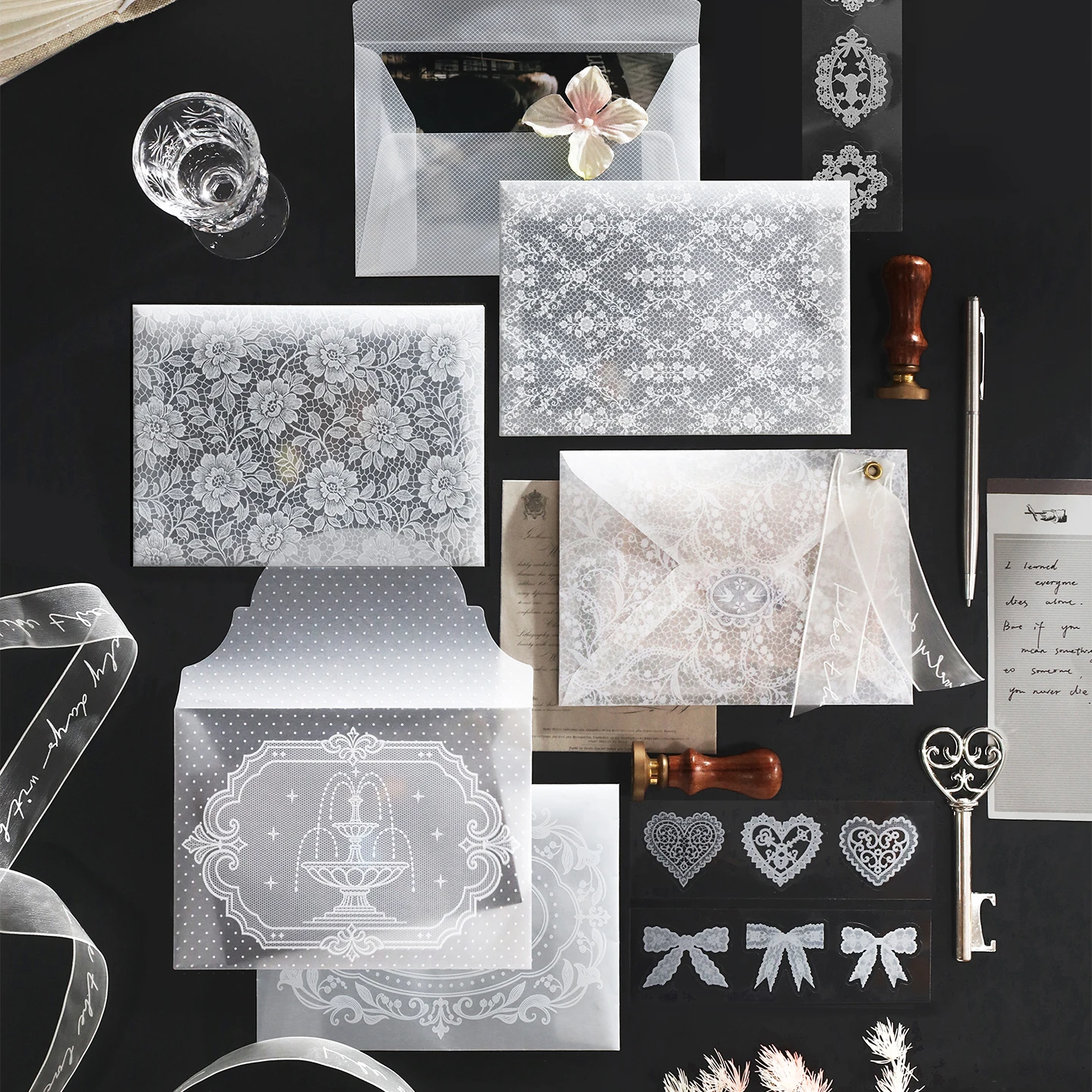 JIANQI 4pcs/set Vintage Lace Paper Envelope Creative Nostalgic Postcard Storage Bag Fire Paint Envelope Letter Supplies