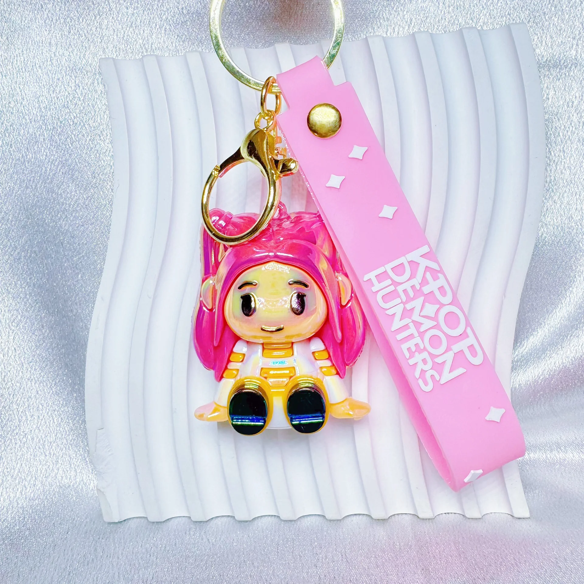 قلادة سلسلة مفاتيح كرتونية ملونة بالليزر من K-pop، حقيبة لطيفة، قلادة سلسلة مفاتيح للسيارة، هدية زميل اللعب