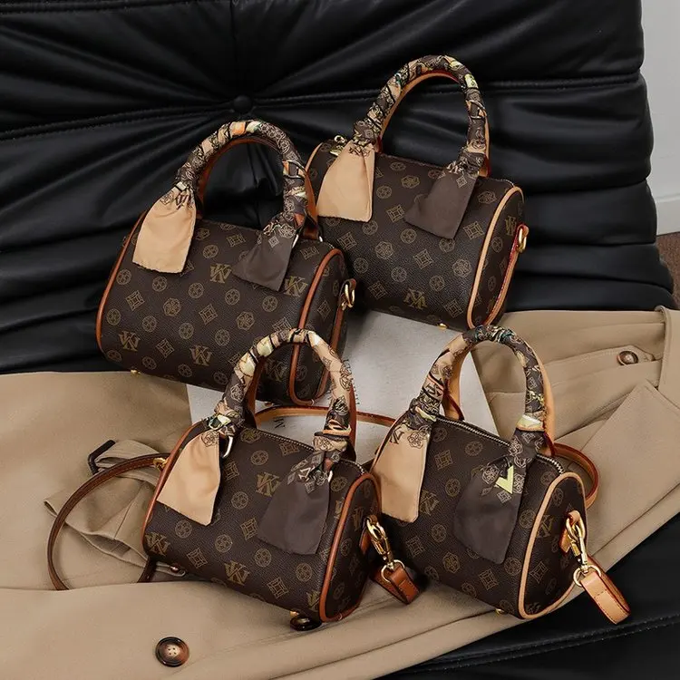 Classic Fashionable Vintage Diaper Bag For Women Designer Leather Large Capacity Tote Luxury Minimalist Elegant Stylish Commuter