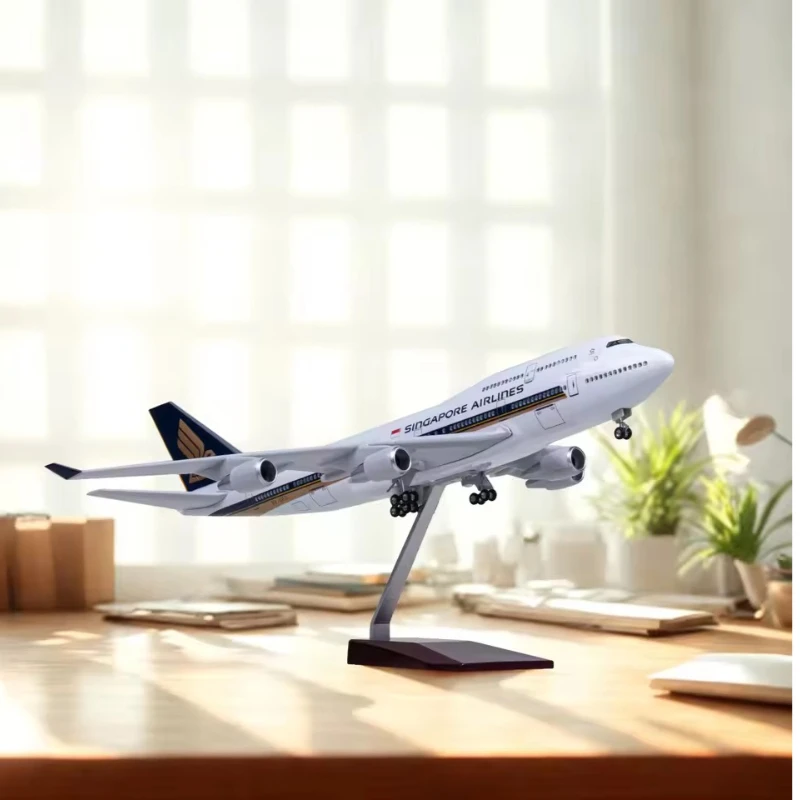 

New 1:150 Scale Airplane Model Toys B747 Air Singapore Airways Aircraft With Light Diecast Resin Plane Collection Display
