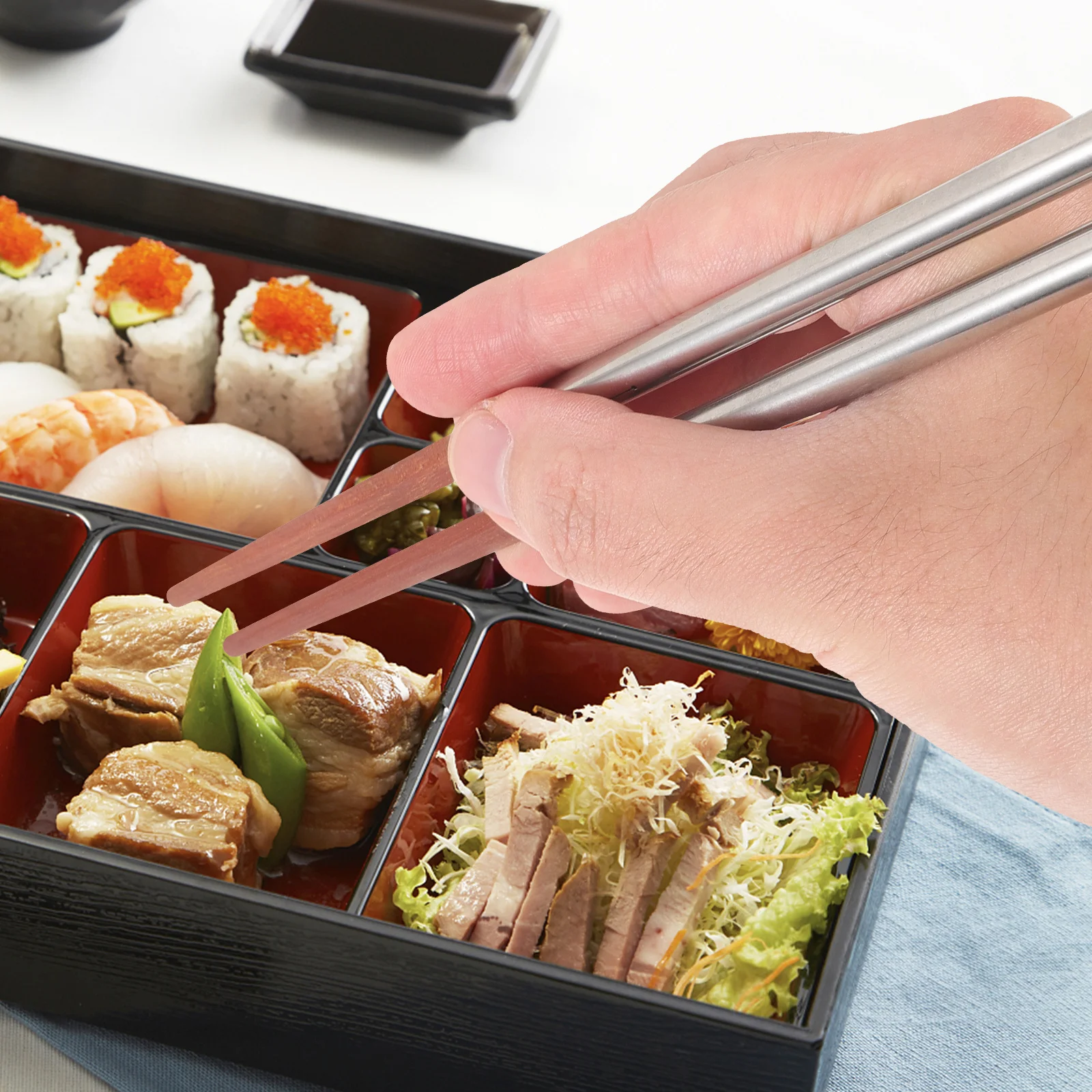 

1Pair Foldable Chopsticks Reusable Smooth Grain Surface Comfortable Grip Fine Workmanship for Ramen Dinner Household Outdoor