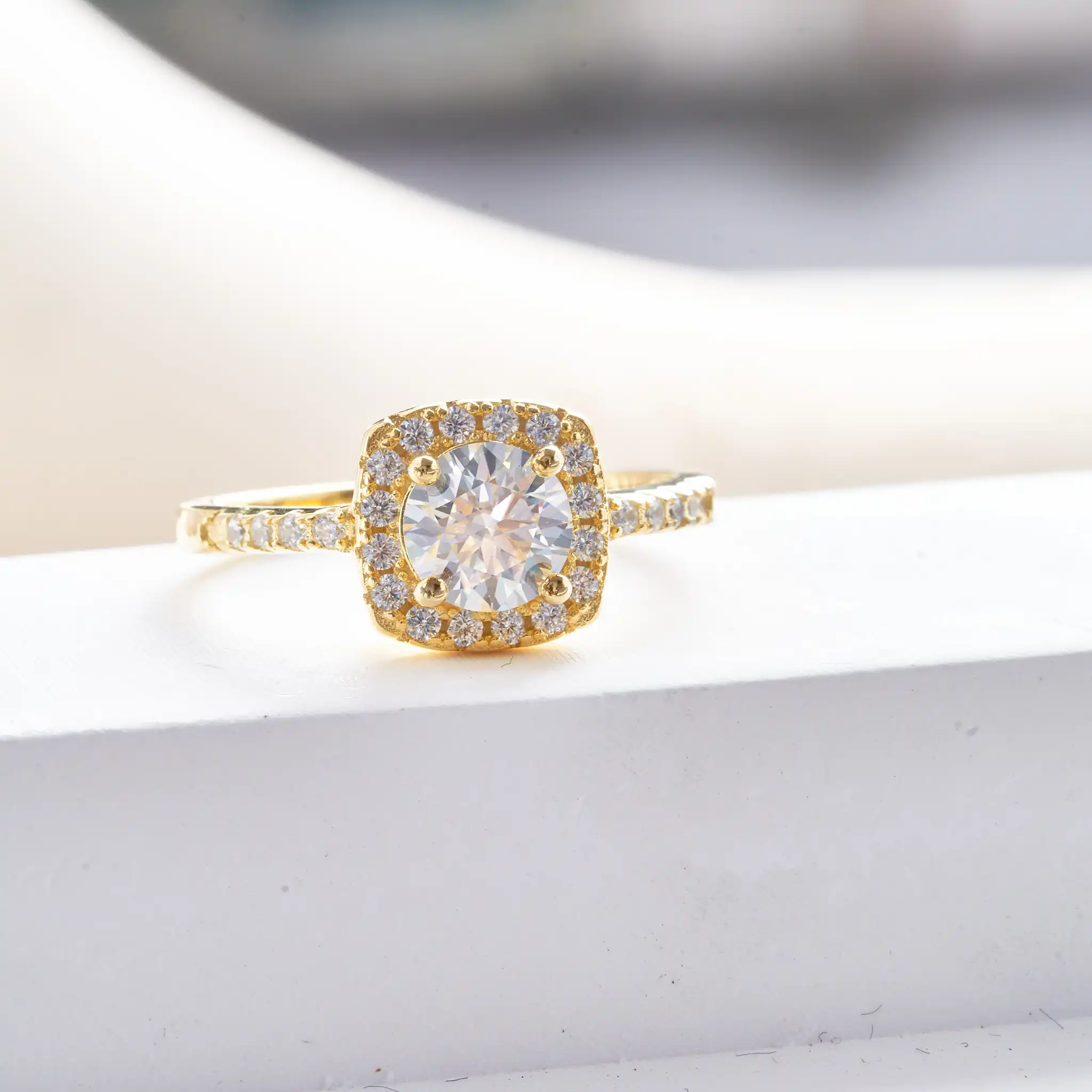 

Женское кольцо из серебра 925 пробы с муассанитом, 1 карат