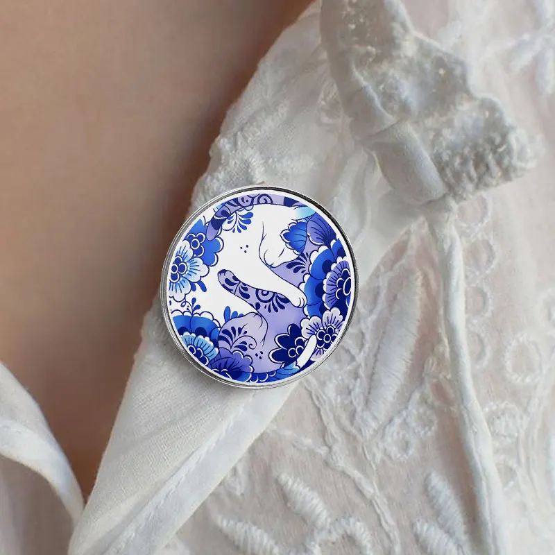 Blue White Floral Cat Pattern UV Printing Badge Round Traditional style Brooch Bag Lapel Badge Fashion Jewelry Gifts