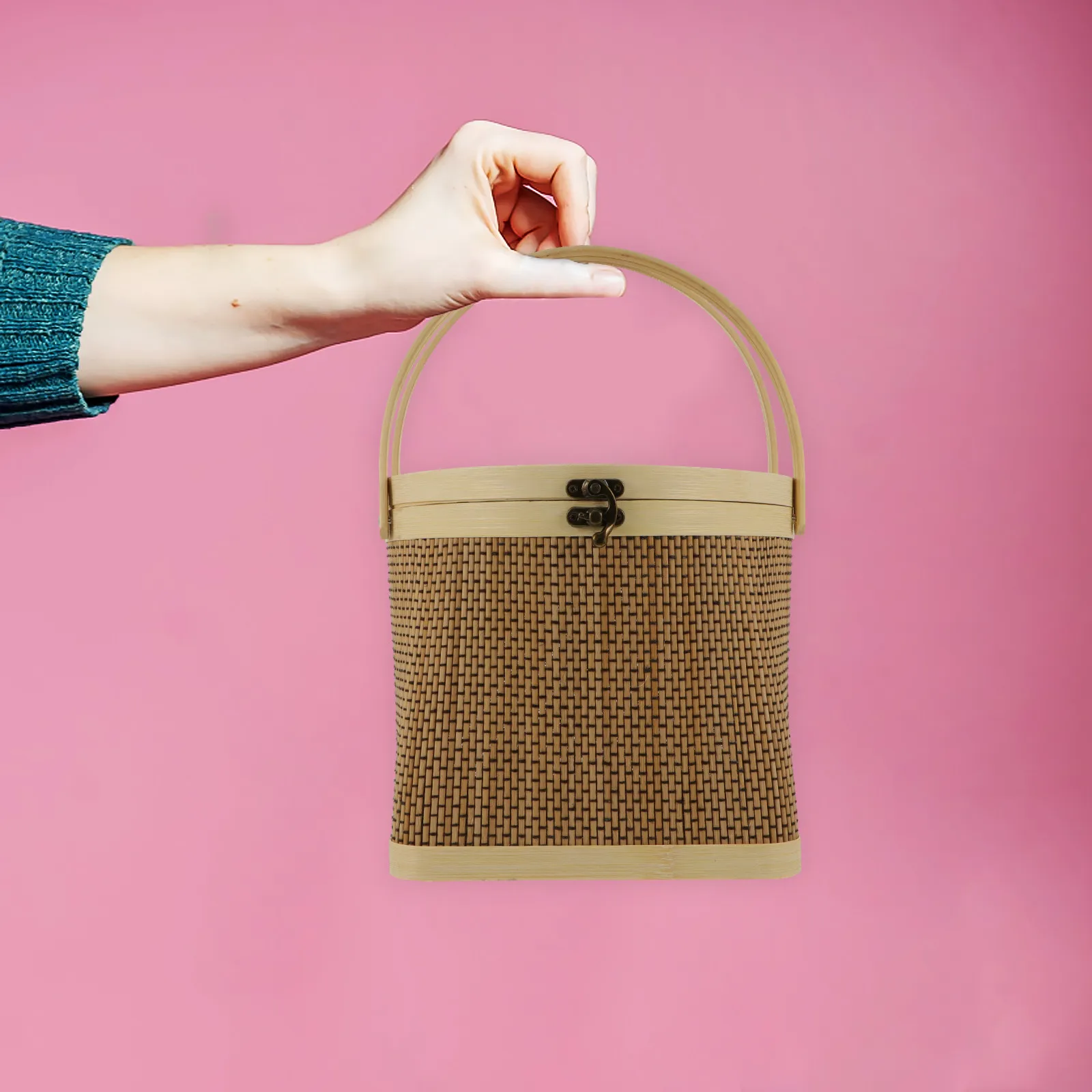 1Pcs Bamboo Woven Storage Basket Exquisite Craftsmanship No Burrs Portable Handles Lock Lid for Dry Goods Eggs Gifts Fruit