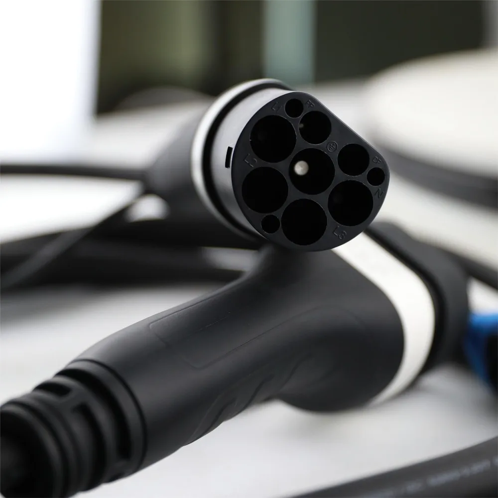 New Energy Vehicle Parts and Accessories Type 2 to Type 2 Electric Vehicle Charging Cable 16A 32A 7KW 11KW 22KW view 4