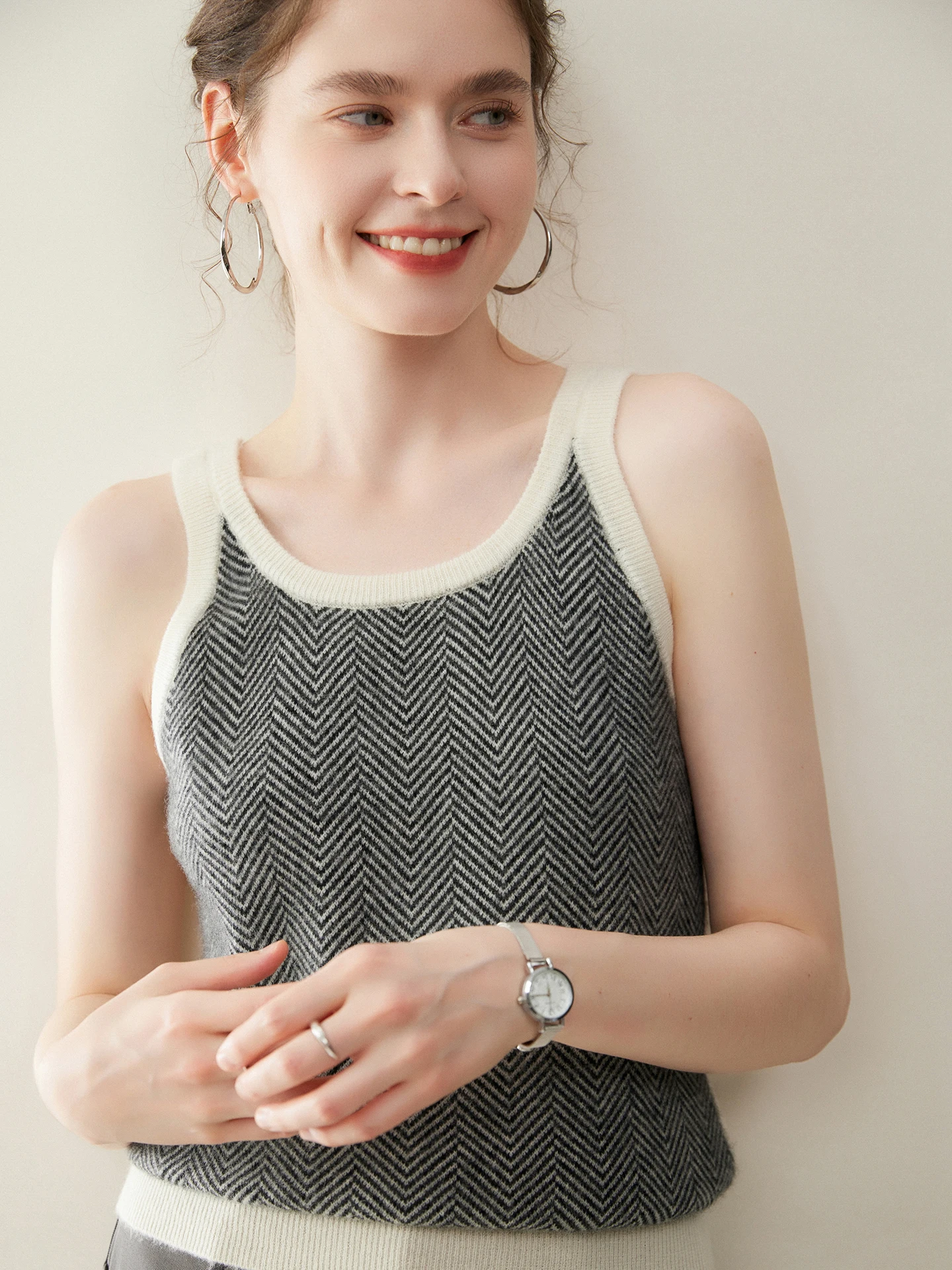 

Высококачественный мягкий круглый вязаный жилет Ne Svel Camere, шерстяной твидовый дизайн, цвет Blo, внутренняя одежда, накладка на плечо, женская мода...